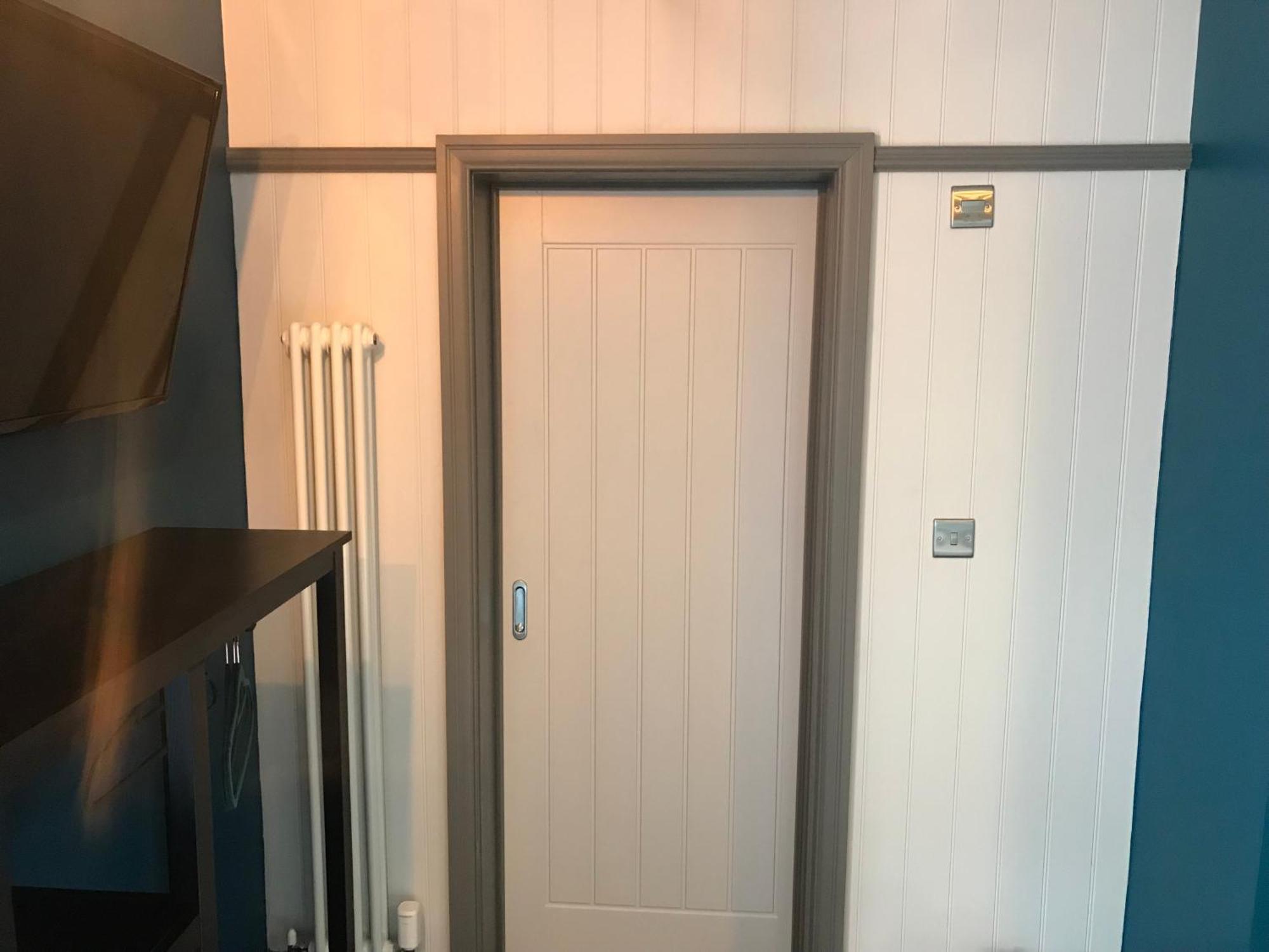 No.16 Hotel Seaham Bilik gambar A door with a door stop